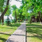 Территория базы отдыха.