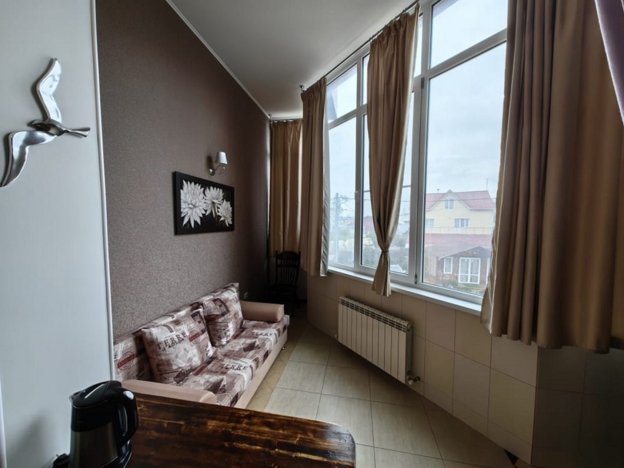Четырехместный (С лоджией), Art Home