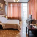 Трехместный (С террасой), Art Home