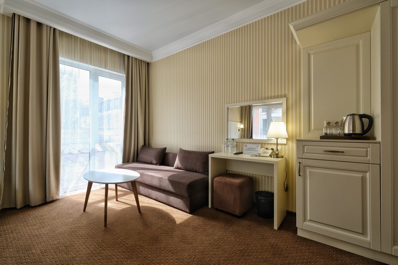 Джуниор сюит, 24 м², балкон, King Size, ТВ, тапочки, халаты.
