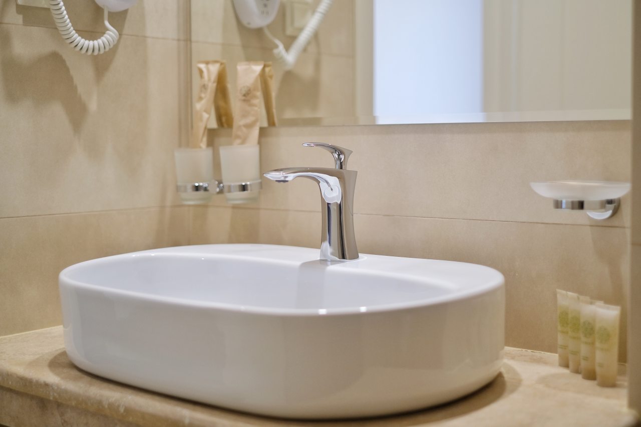 Джуниор сюит, 24 м², балкон, King Size, ТВ, тапочки, халаты.