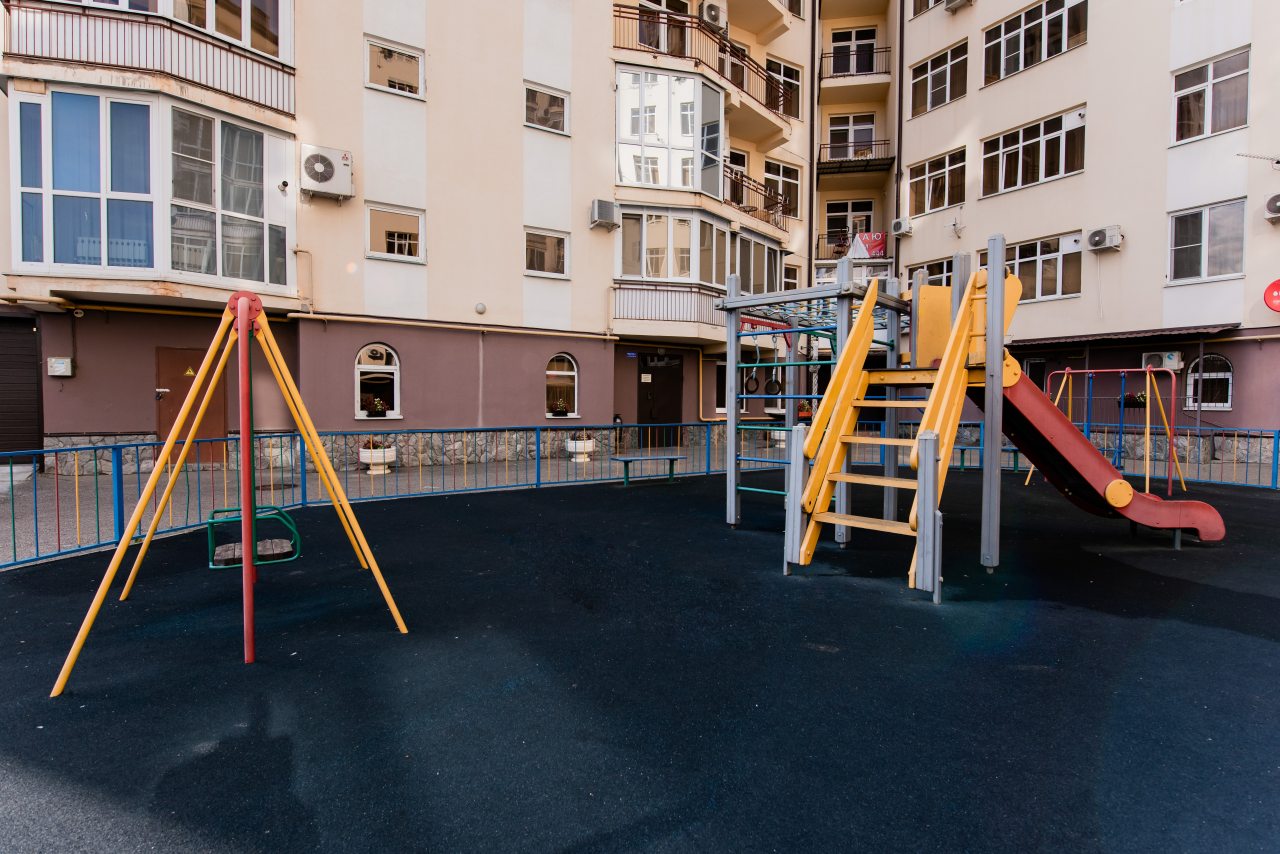 Детская игровая площадка, Отель Espero