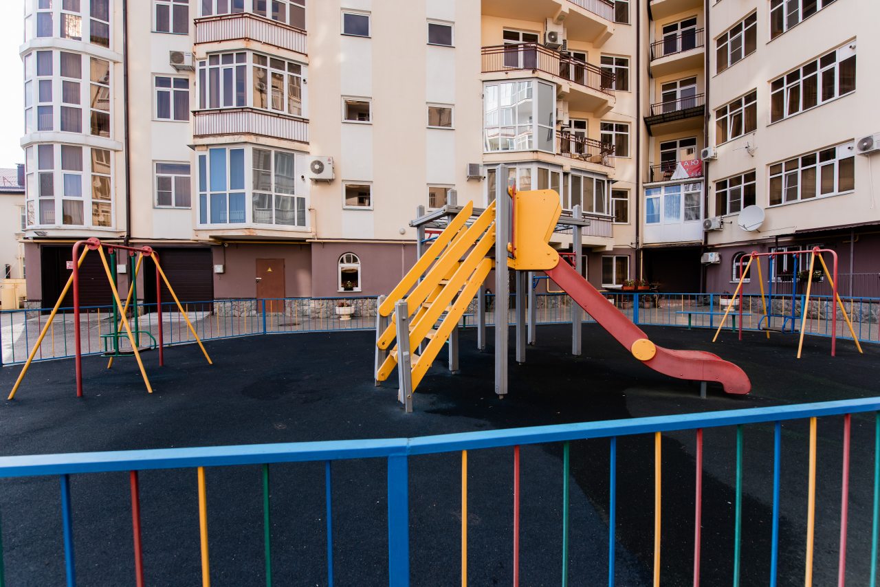 Детская игровая площадка, Отель Espero
