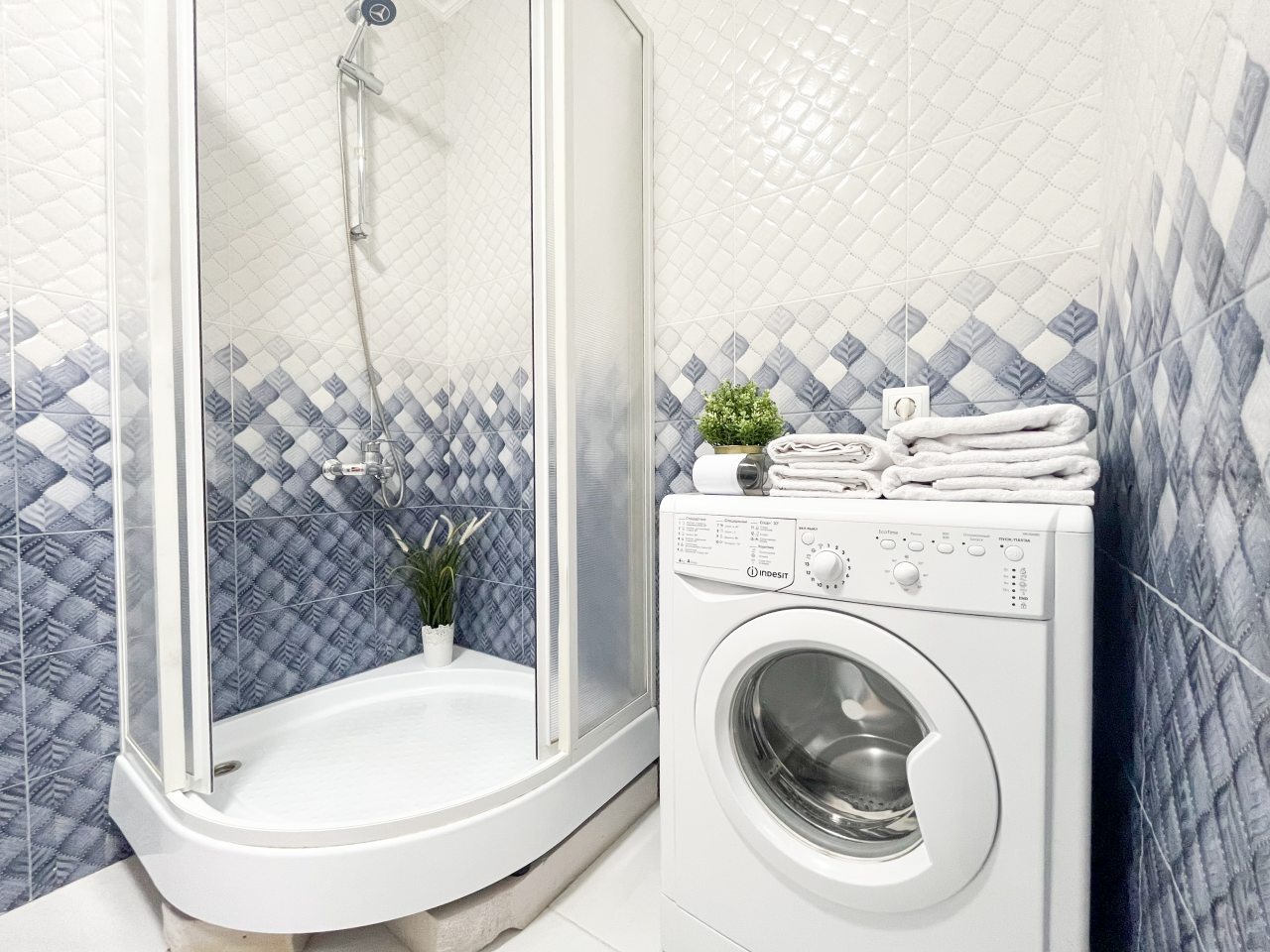 Апартаменты (Шикарная евродвушка №767), Апартаменты На Гвардейском переулке 13