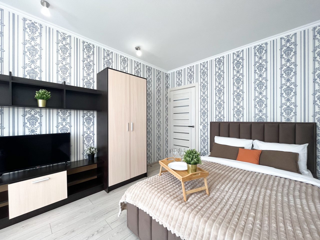 Апартаменты (Шикарная евродвушка №767), Апартаменты На Гвардейском переулке 13