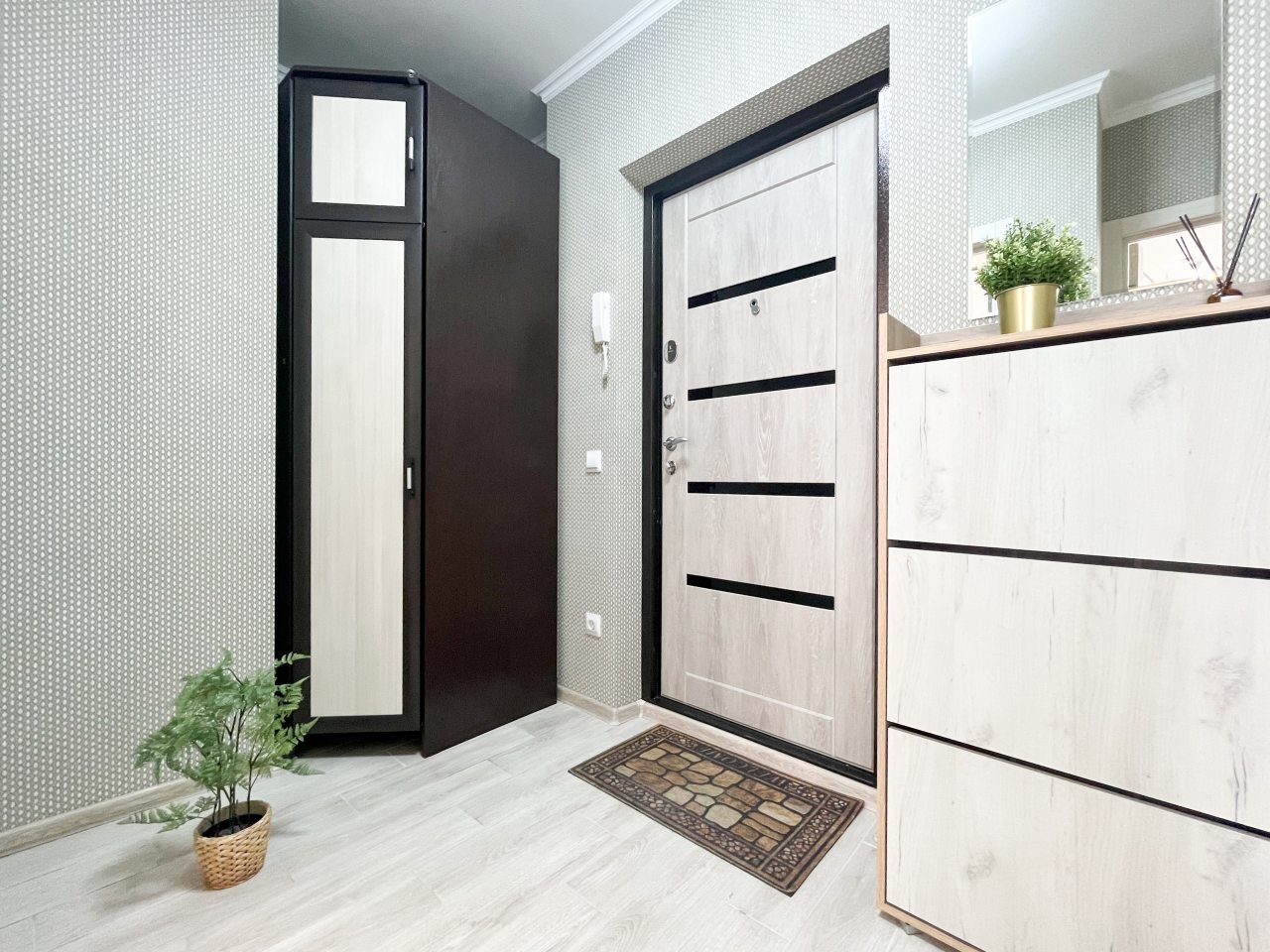 Апартаменты (Шикарная евродвушка №767), Апартаменты На Гвардейском переулке 13