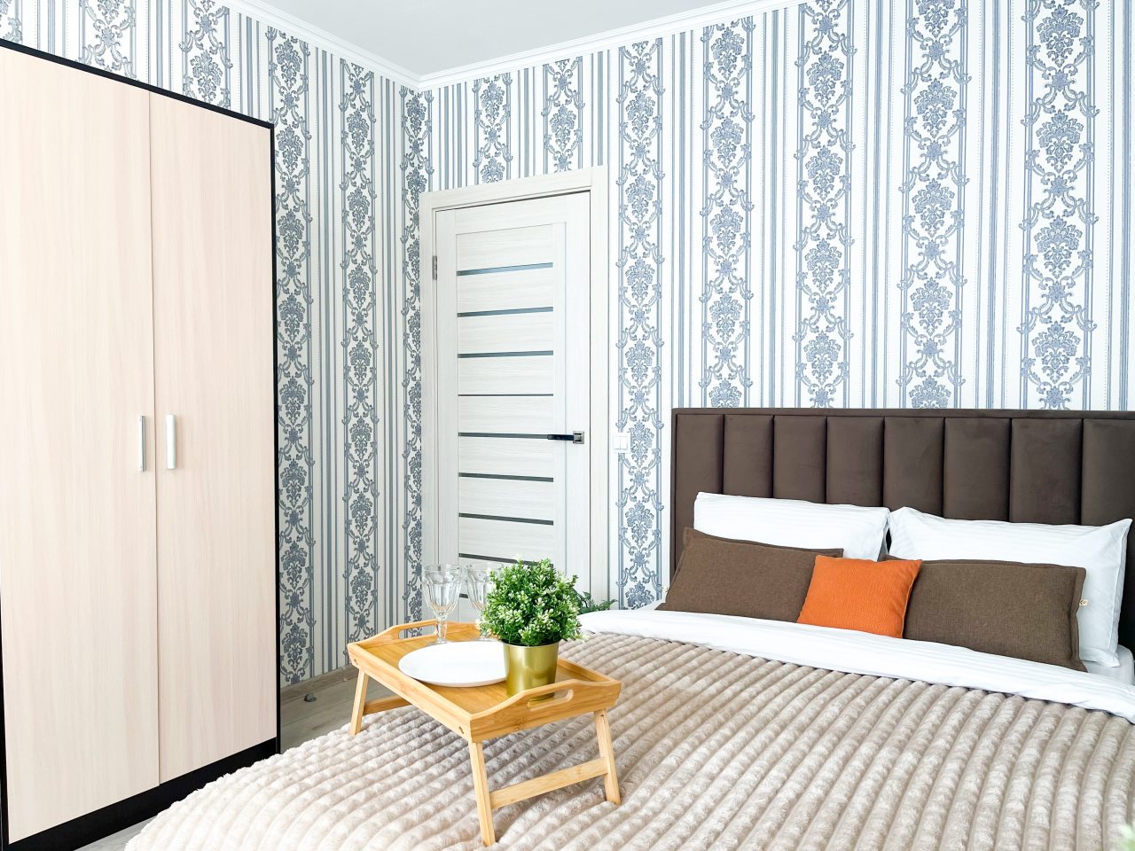 Апартаменты (Шикарная евродвушка №767), Апартаменты На Гвардейском переулке 13