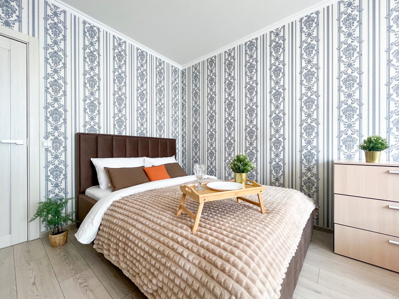 Апартаменты (Шикарная евродвушка №767), Апартаменты На Гвардейском переулке 13