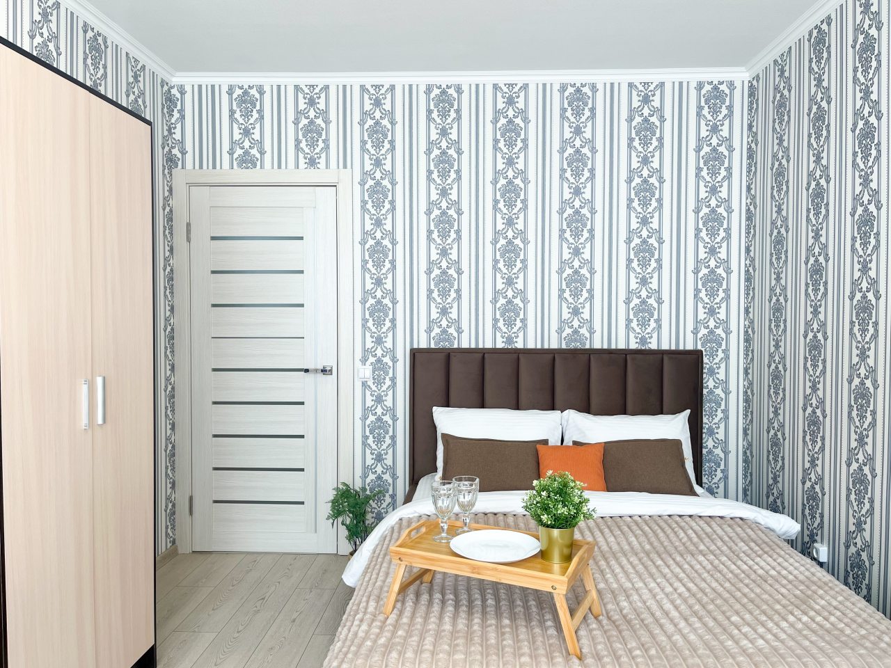 Апартаменты (Шикарная евродвушка №767), Апартаменты На Гвардейском переулке 13