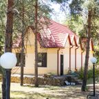 Апартаменты (Дом Рыбака VIP: 4 номера 12-ти местной гостиницы с удобствами), База отдыха Ветерок