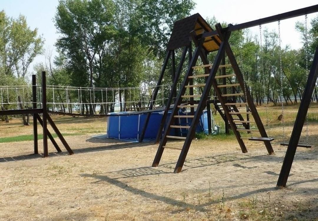 Детская площадка, База отдыха Каршевитое