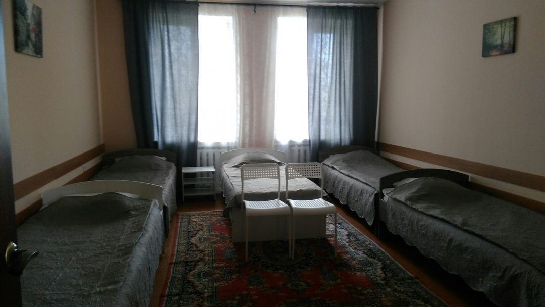 Пятиместный (Бюджетный номер (пять односпальных кроватей)) гостиницы Калачинская