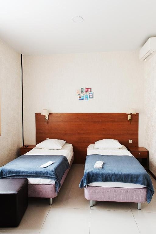 Двухместный (Двухместный номер с 2 отдельными кроватями) хостела На Навагинской, Сочи