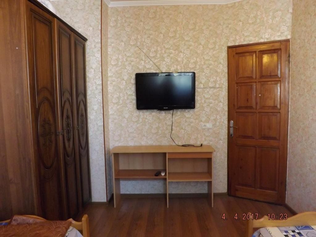 Двухместный (Стандартный двухместный номер с 2 отдельными кроватями и общей ванной комнатой) гостевого дома Жора, Сочи