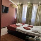 Трёхместный и более (Трехместный стандарт), Мини-отель MozArt Inn