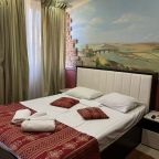 Трёхместный и более (Трехместный стандарт), Мини-отель MozArt Inn