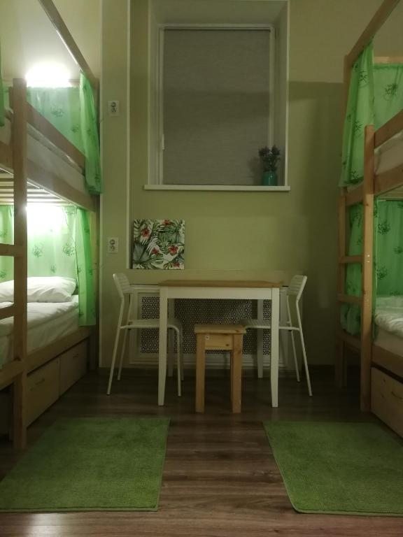 Четырехместный (Кровать в общем номере для женщин с 4 кроватями) хостела В библиотеке, Калининград