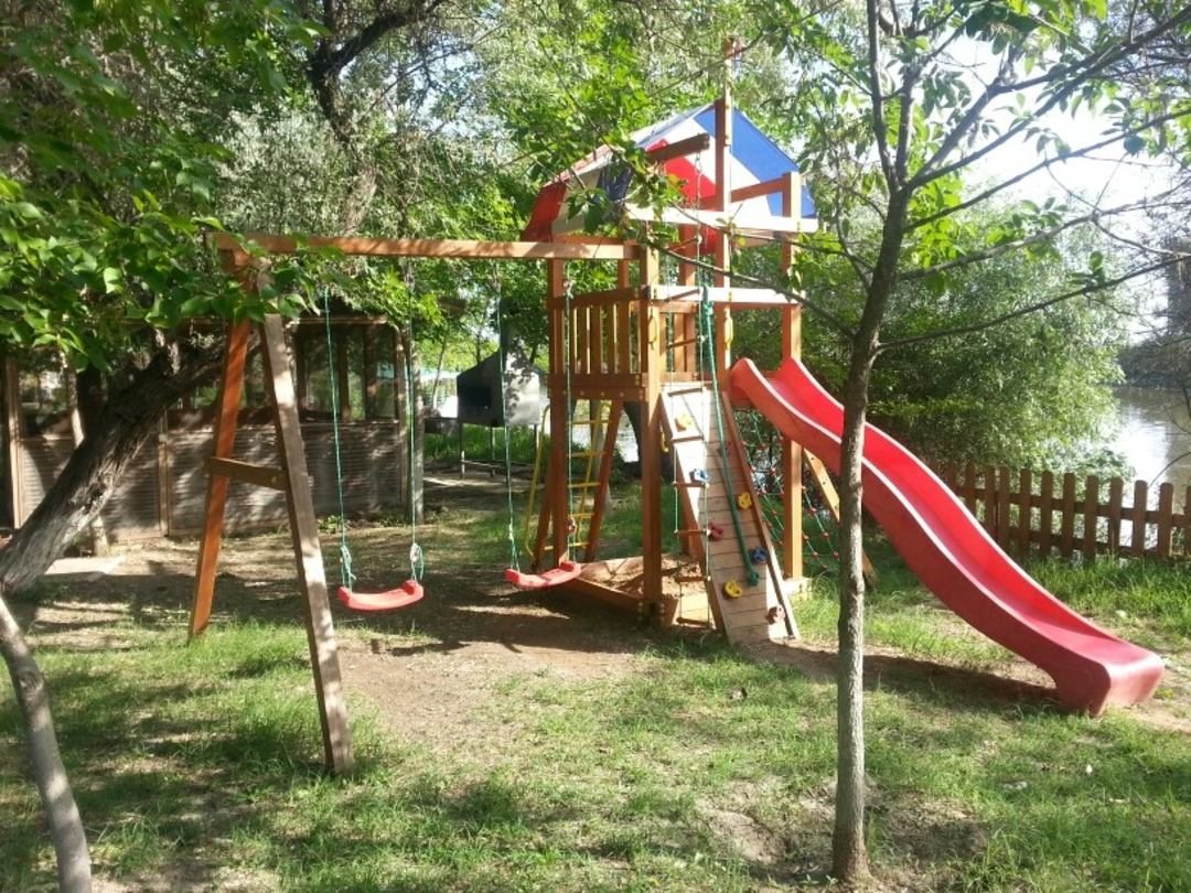 Детская площадка, База отдыха Дарданеллы