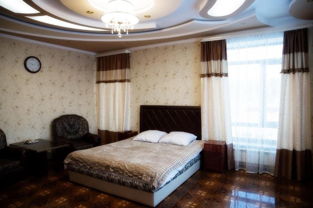 Двухместный (Улучшенный двухместный номер с 1 кроватью) гостевого дома Версаль, Петропавловск-Камчатский