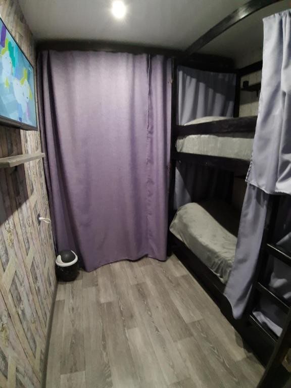 Номер (Спальное место на двухъярусной кровати в общем номере для мужчин и женщин) хостела ЛэндКам, Петропавловск-Камчатский