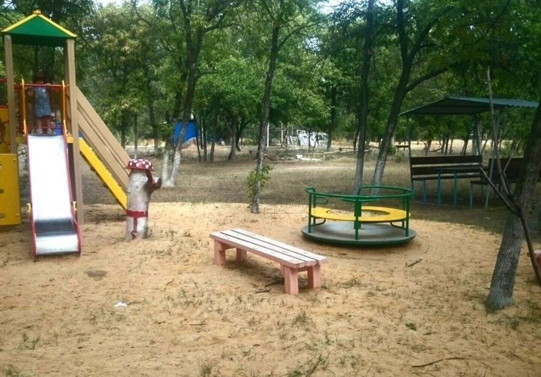 Детская площадка, База отдыха Радуга
