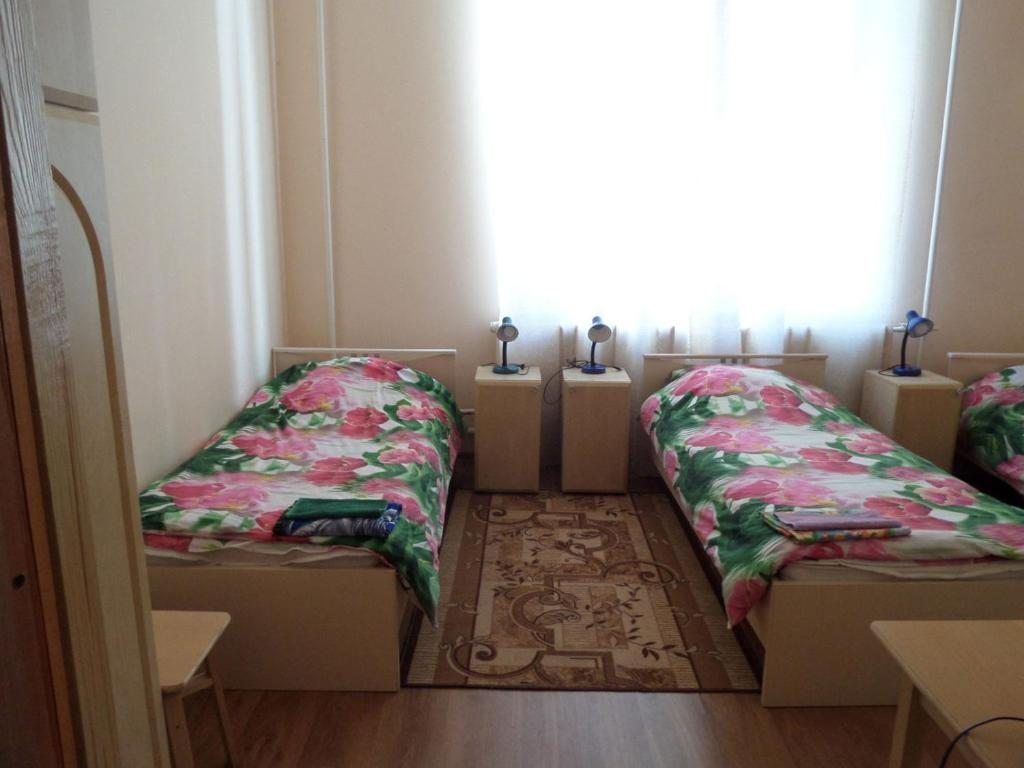 Номер (Кровать в общем 4-местном номере для мужчин и женщин) хостела На Штыкова, Старая Русса