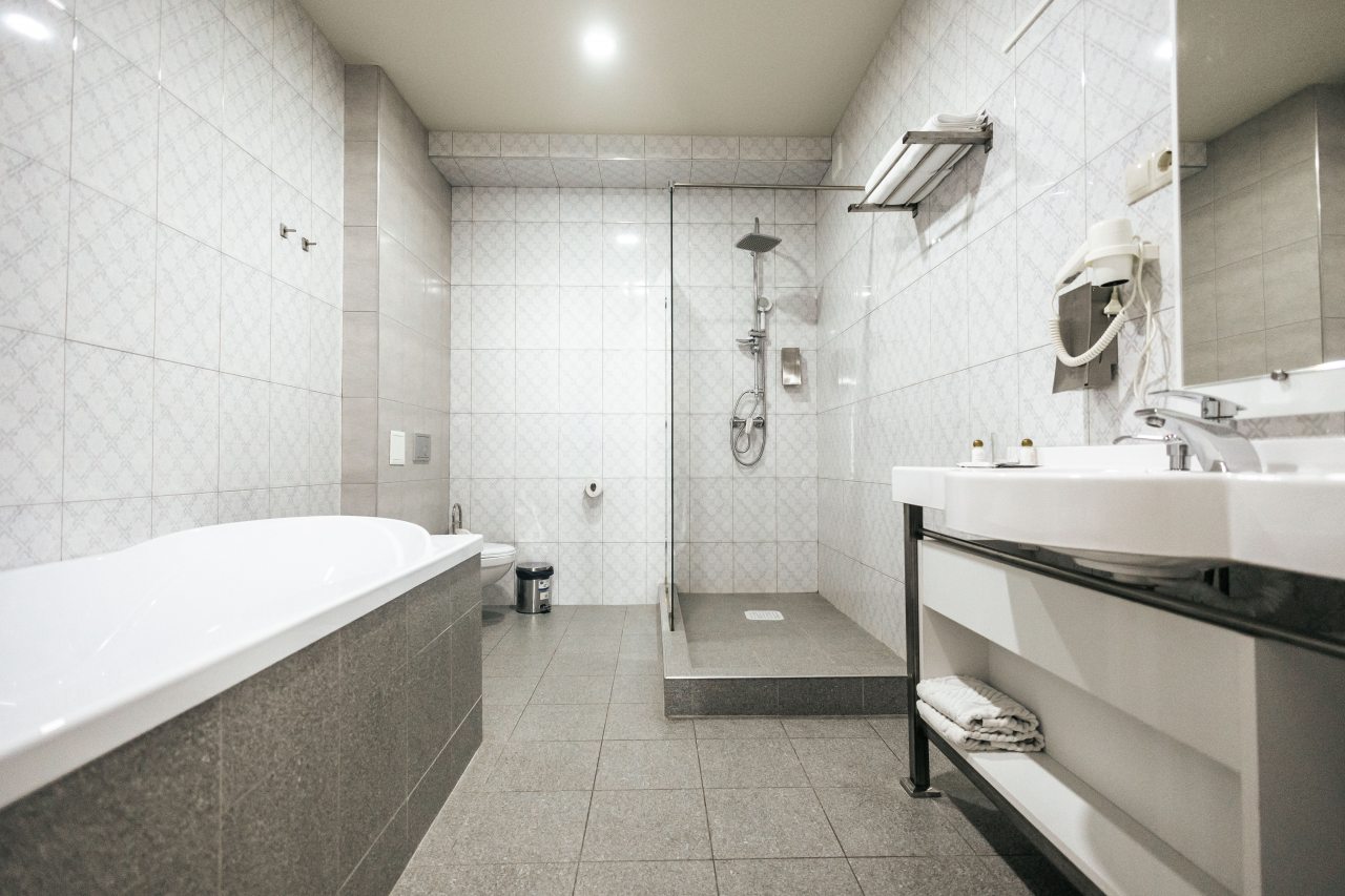 Сьюит (Джуниор Роял), Central Inn