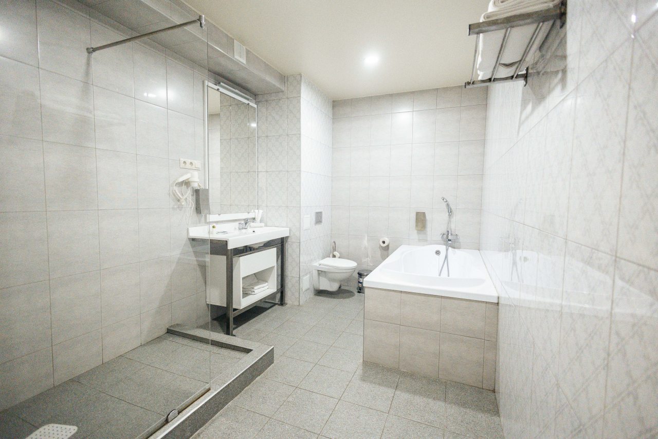 Сьюит (Джуниор Премиум), Central Inn