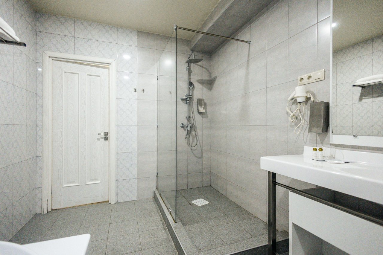 Сьюит (Джуниор Премиум), Central Inn
