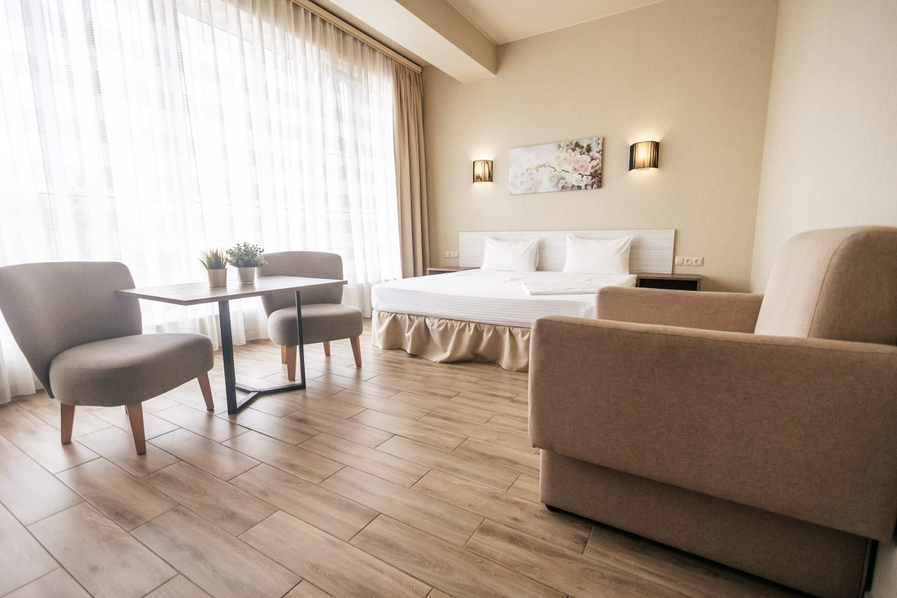 Сьюит (Джуниор с ванной и душевой кабиной), Central Inn