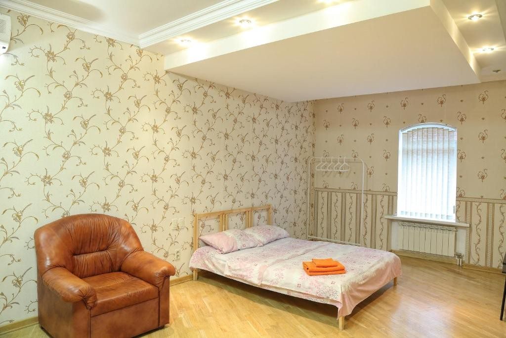 Семейный (Cемейный номер с собственной ванной комнатой) мини-отеля Достоевский, Ставрополь