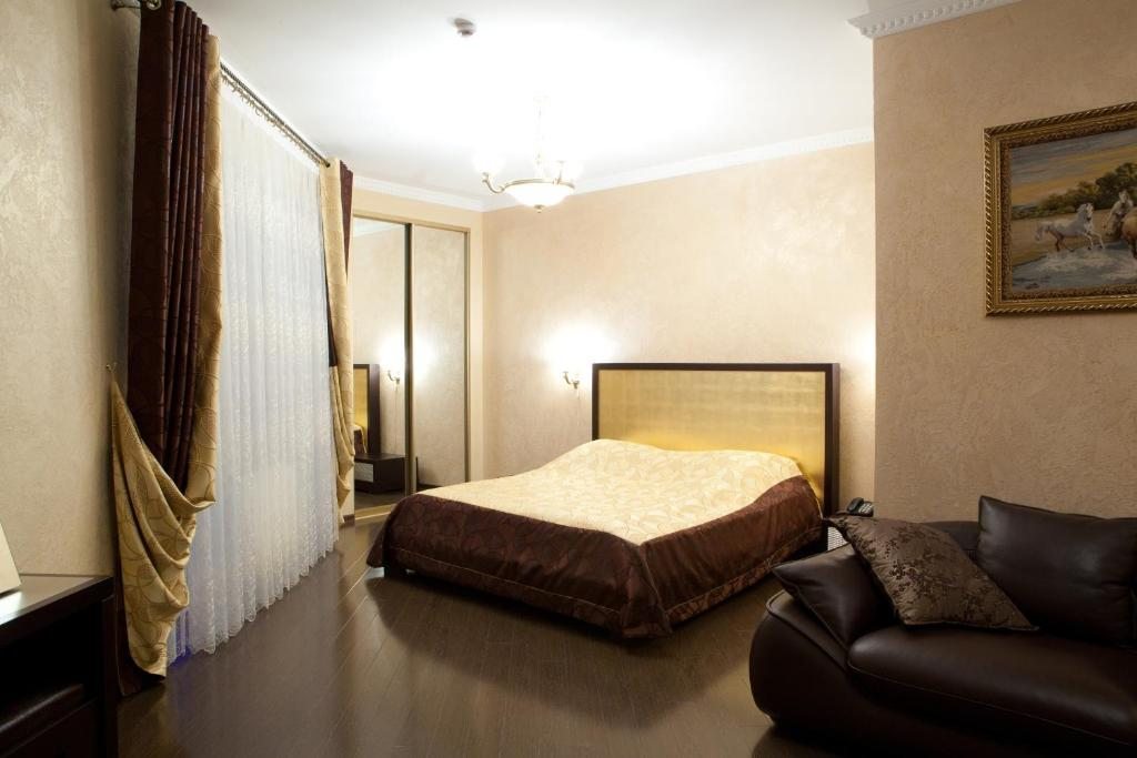 Сьюит (Номер-студия с кроватью размера «king-size») гостиницы Пальмира Клаб, Ставрополь