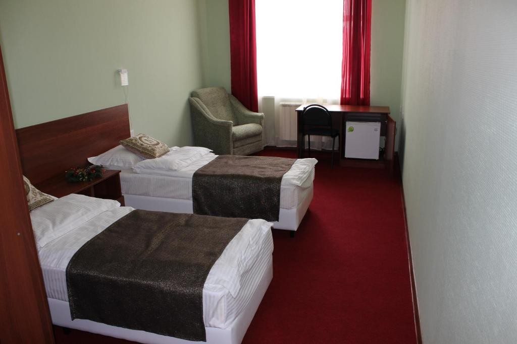 Двухместный (Двухместный номер с 1 кроватью или 2 отдельными кроватями и дополнительной кроватью) отеля Сенгилей, Ставрополь