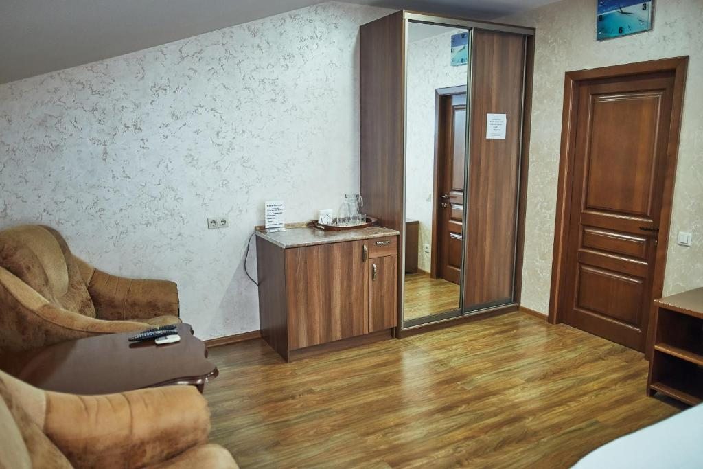 Четырехместный (Четырехместный номер Делюкс) отеля Спокойный отдых, Ставрополь