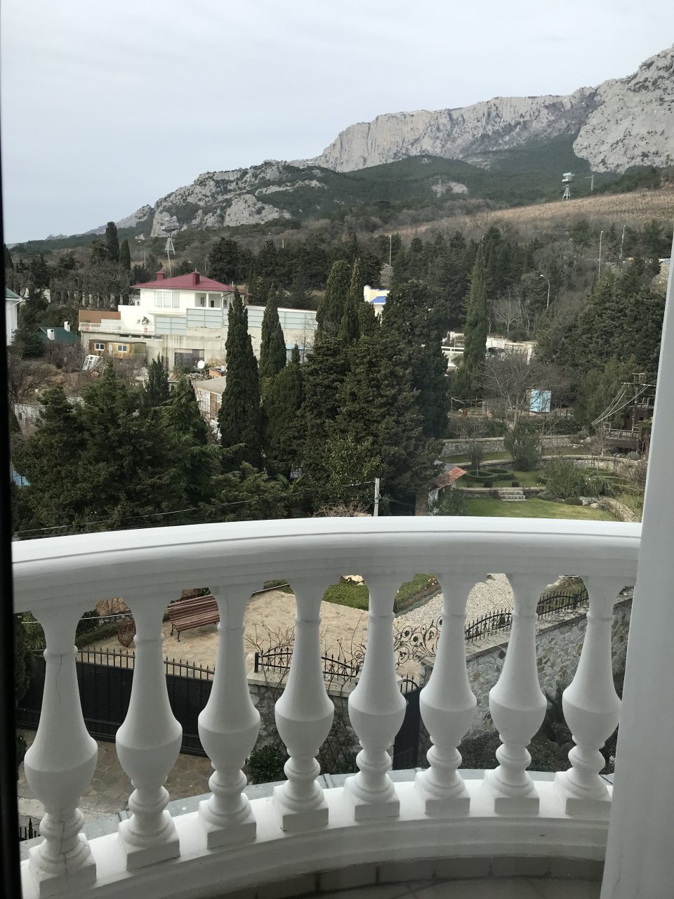 Вид на горы, Отель Ренессанс