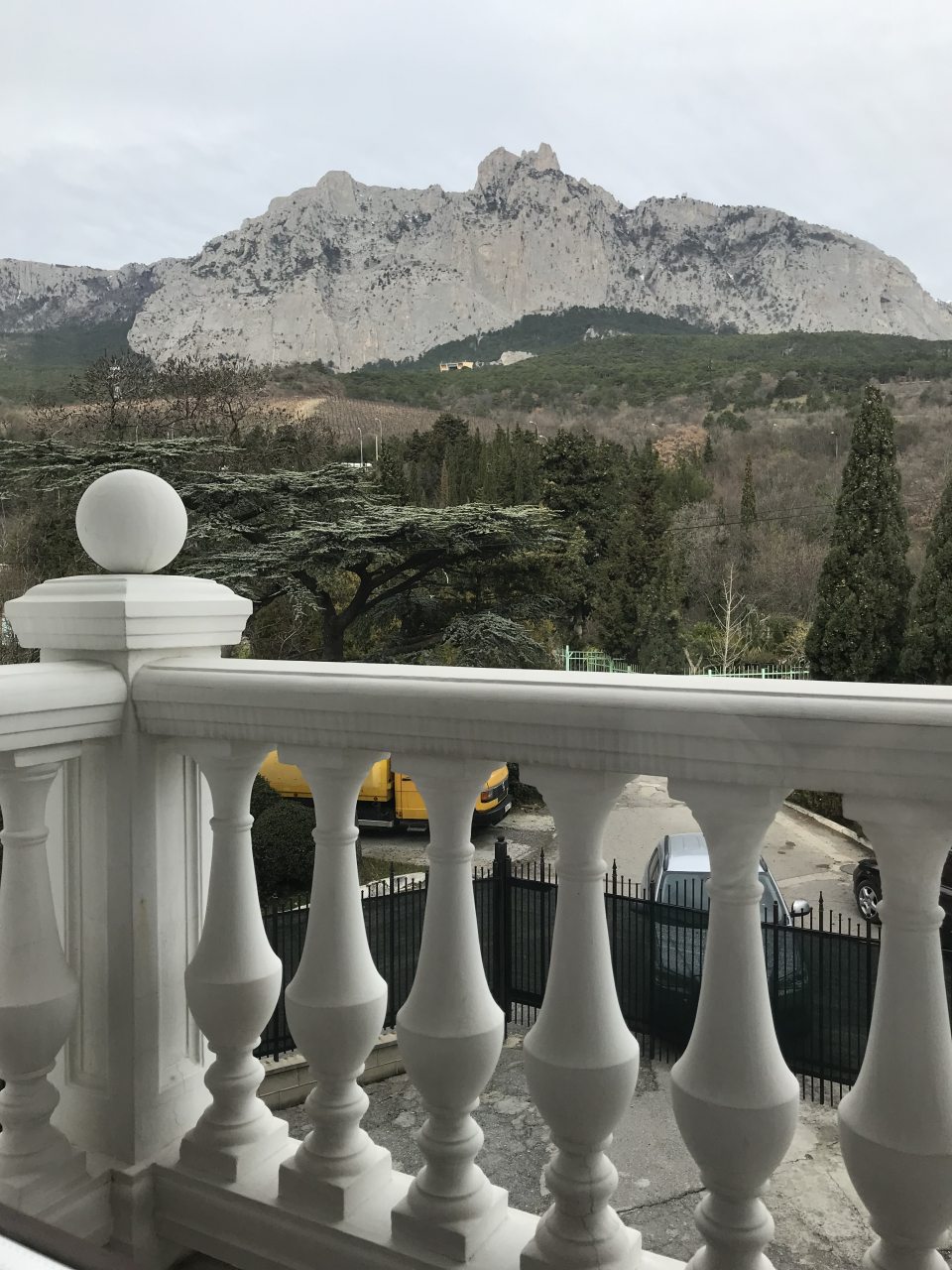 Вид на горы, Отель Ренессанс