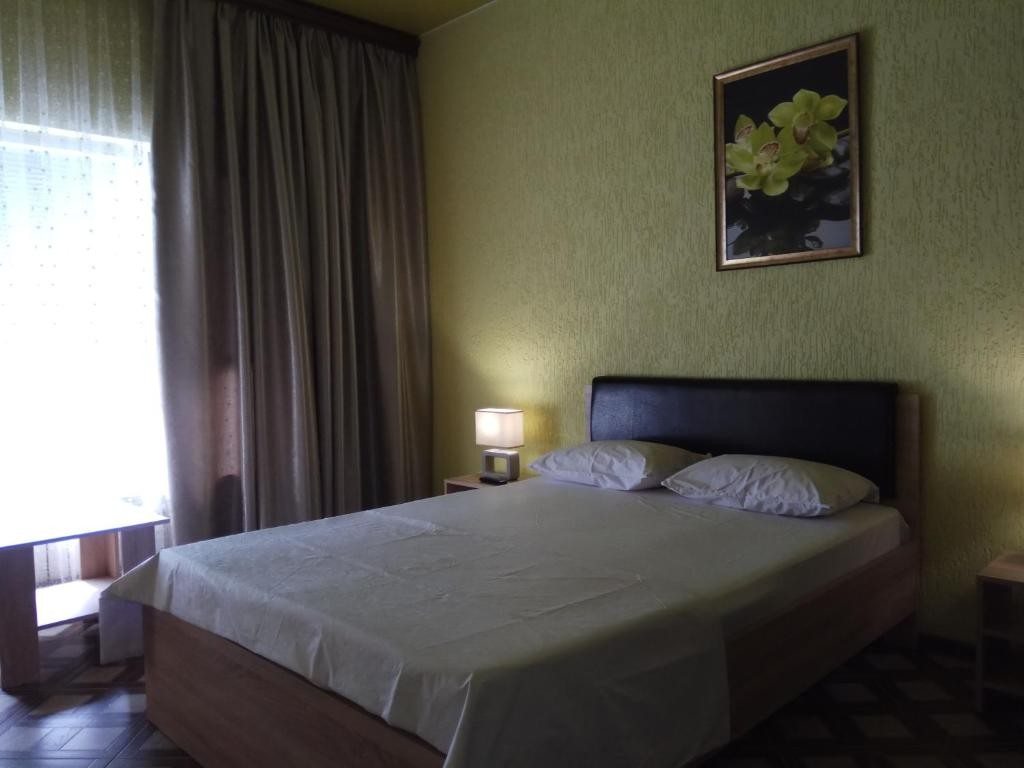 Двухместный (Двухместный номер с 1 кроватью и собственной ванной комнатой) гостевого дома Чинар, Туапсе