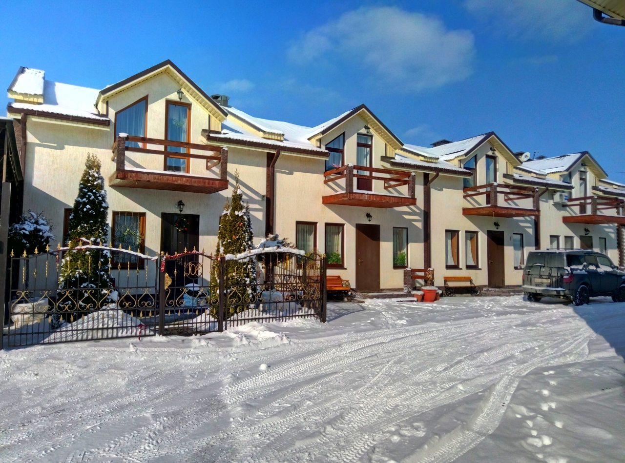 Таунхаус (Двухэтажный с зоной барбекю на 8 гостей (расположен по ул. Маркова 95)), Park & House Hotel Ессентуки