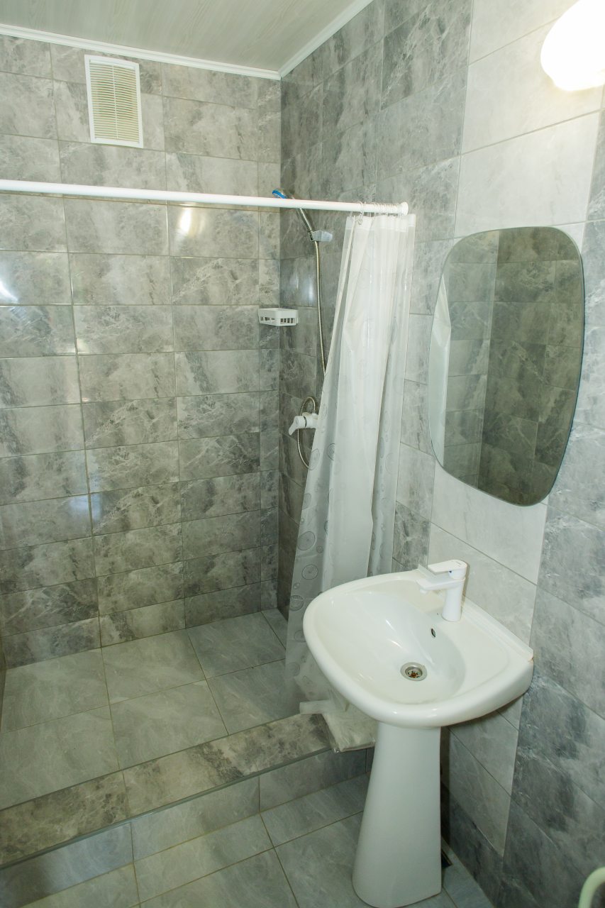 Люкс (Люкс 2х, 3х, 4х-местный), База отдыха Альтернатива