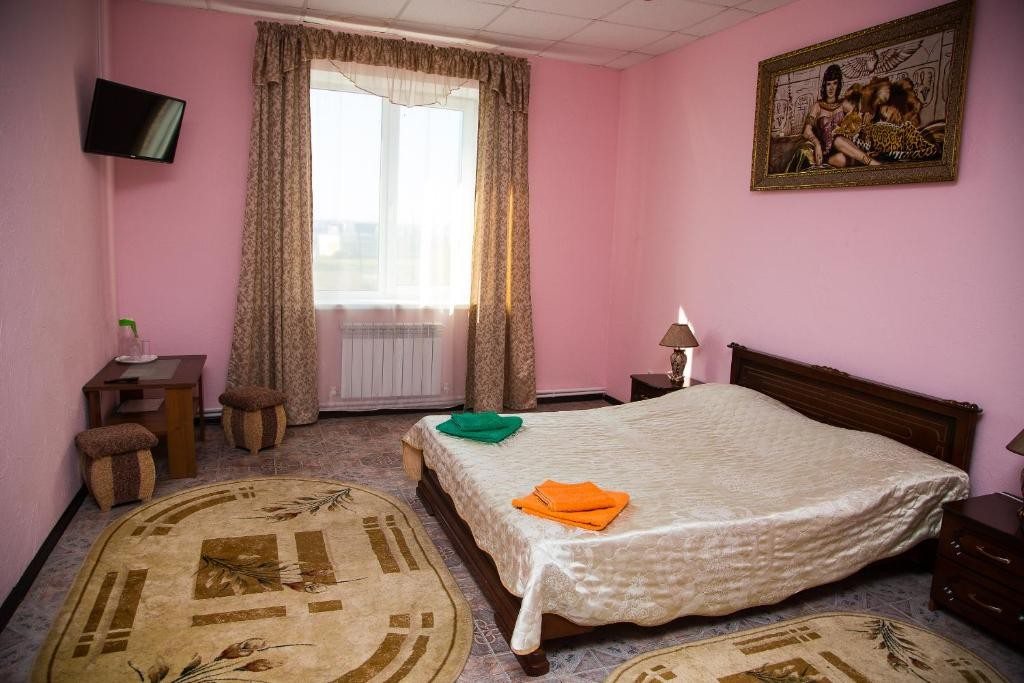 Двухместный (Двухместный номер Делюкс с 1 кроватью) мотеля Континенталь, Вязьма