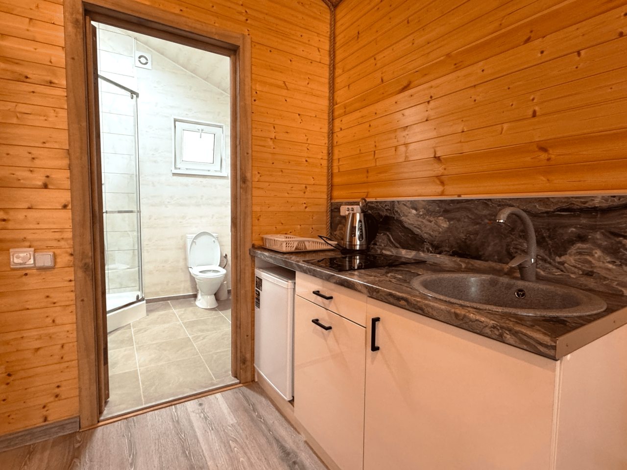 Вилла (Эко-вилла 2-х комнатная «Барнхаус»), База отдыха Эльбрус