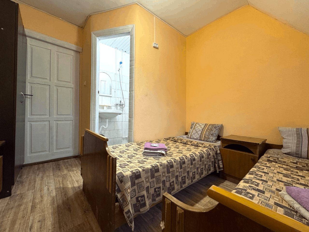 Номер (Стандарт мансардный с 2 односпальными кроватями), База отдыха Эльбрус