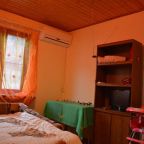 Трехместный (Трехместный номер с общей ванной комнатой), Гостевой дом Рай на 72