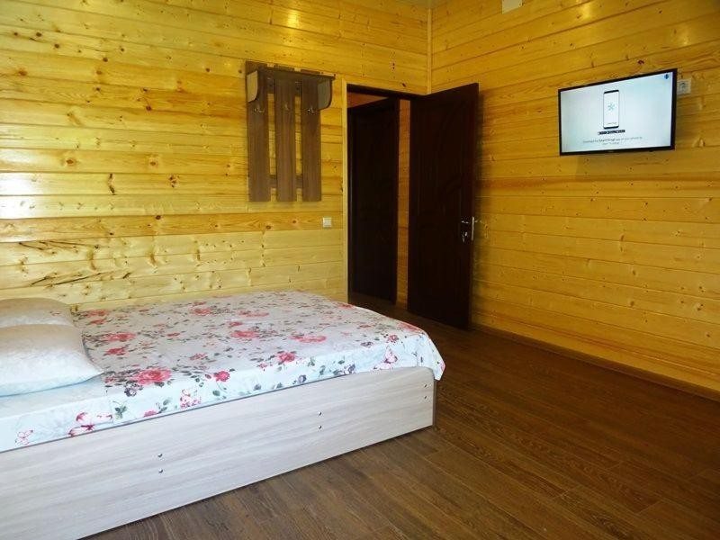 Двухместный (Двухместный номер с 1 двуспальной кроватью и дополнительной кроватью) гостевого дома У моря, Солоники