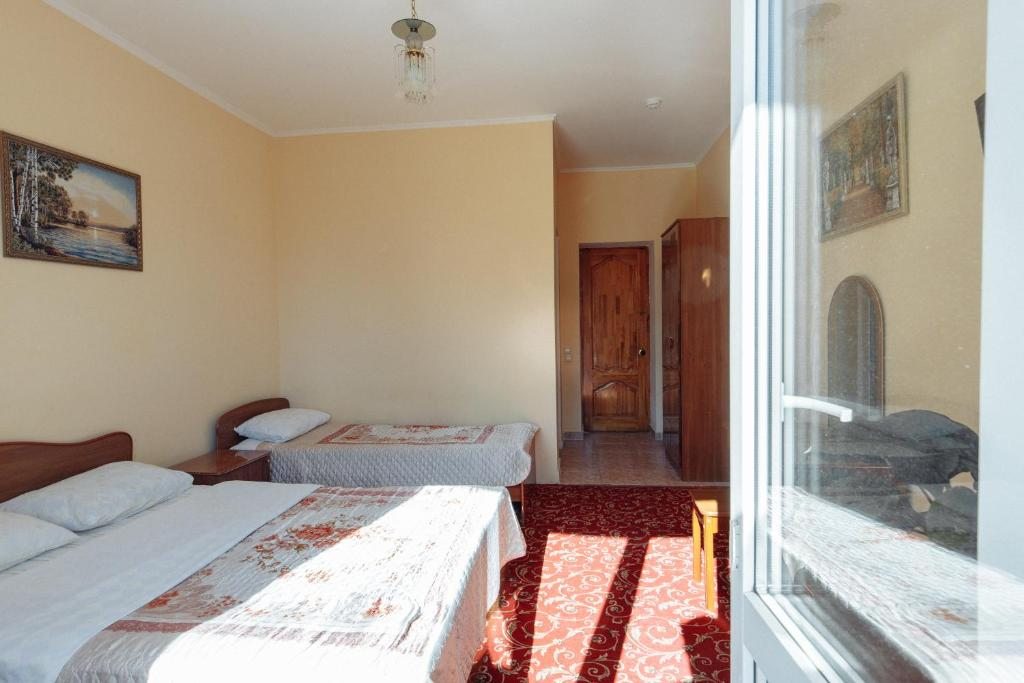 Трехместный (Трехместный номер с балконом), Гостевой дом Урал