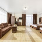 Студио (Студия с видом на бассейн), Гостиница Leonsia Family Hotel