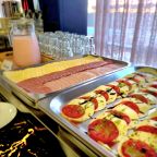 Шведский стол, Гостиница Leonsia Family Hotel