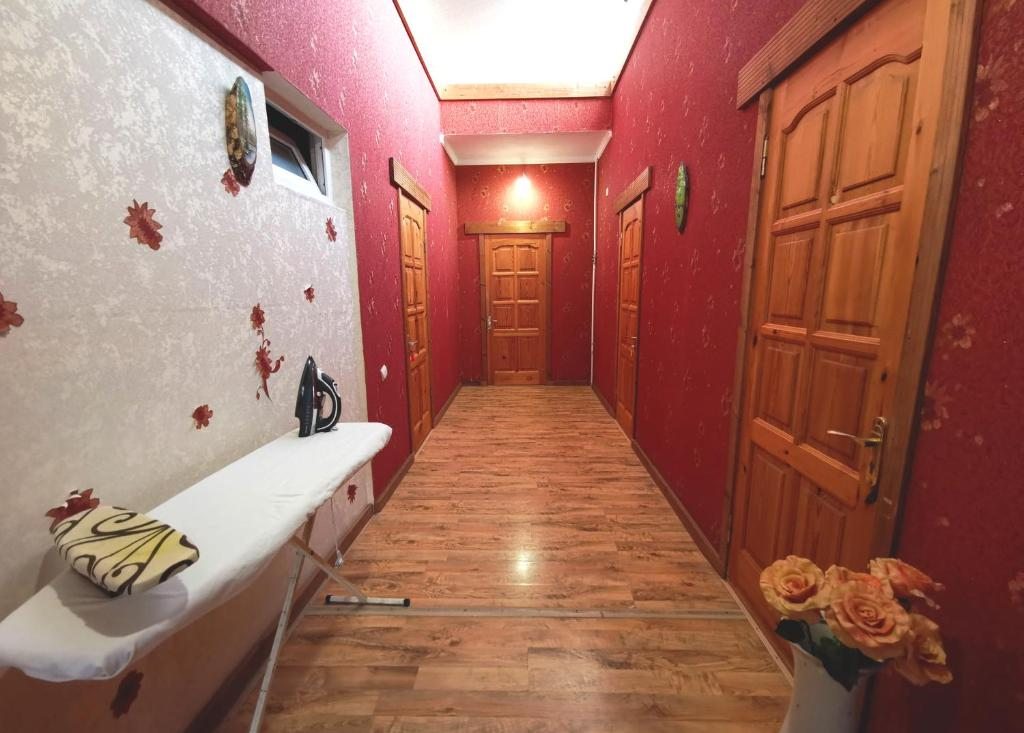 Двухместный (Двухместный номер с 2 отдельными кроватями и ванной комнатой) гостевого дома У Елены, Адлер