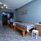 Трехместный (Трехместный номер с собственной ванной комнатой), Гостевой дом На улице Мимоз 9