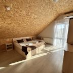 Трехместный (Мансардный номер с двуспальной кроватью и креслом-кроватью), Гостевой дом Мантарини